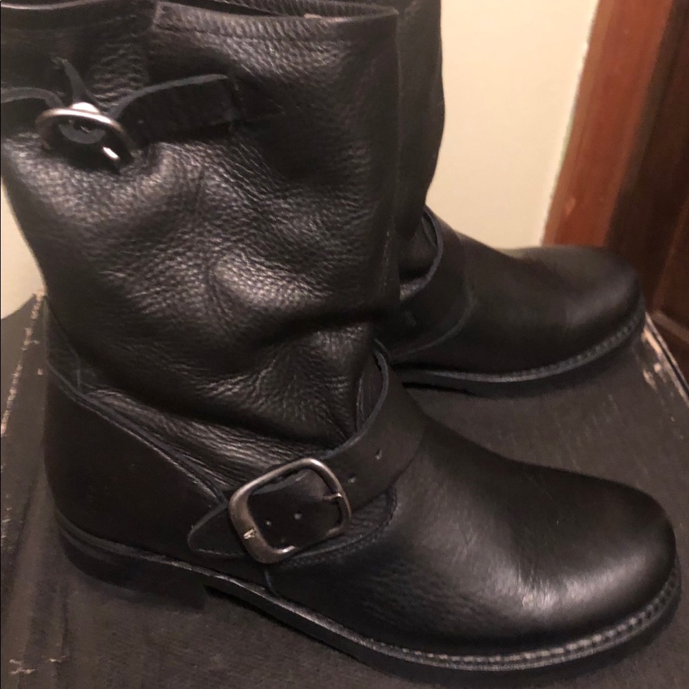 NEW Original FRYE Veronica boots